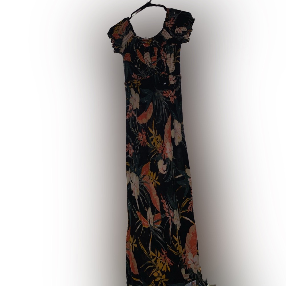 Flowy black and floral maxi dress Size S from TJ Maxx